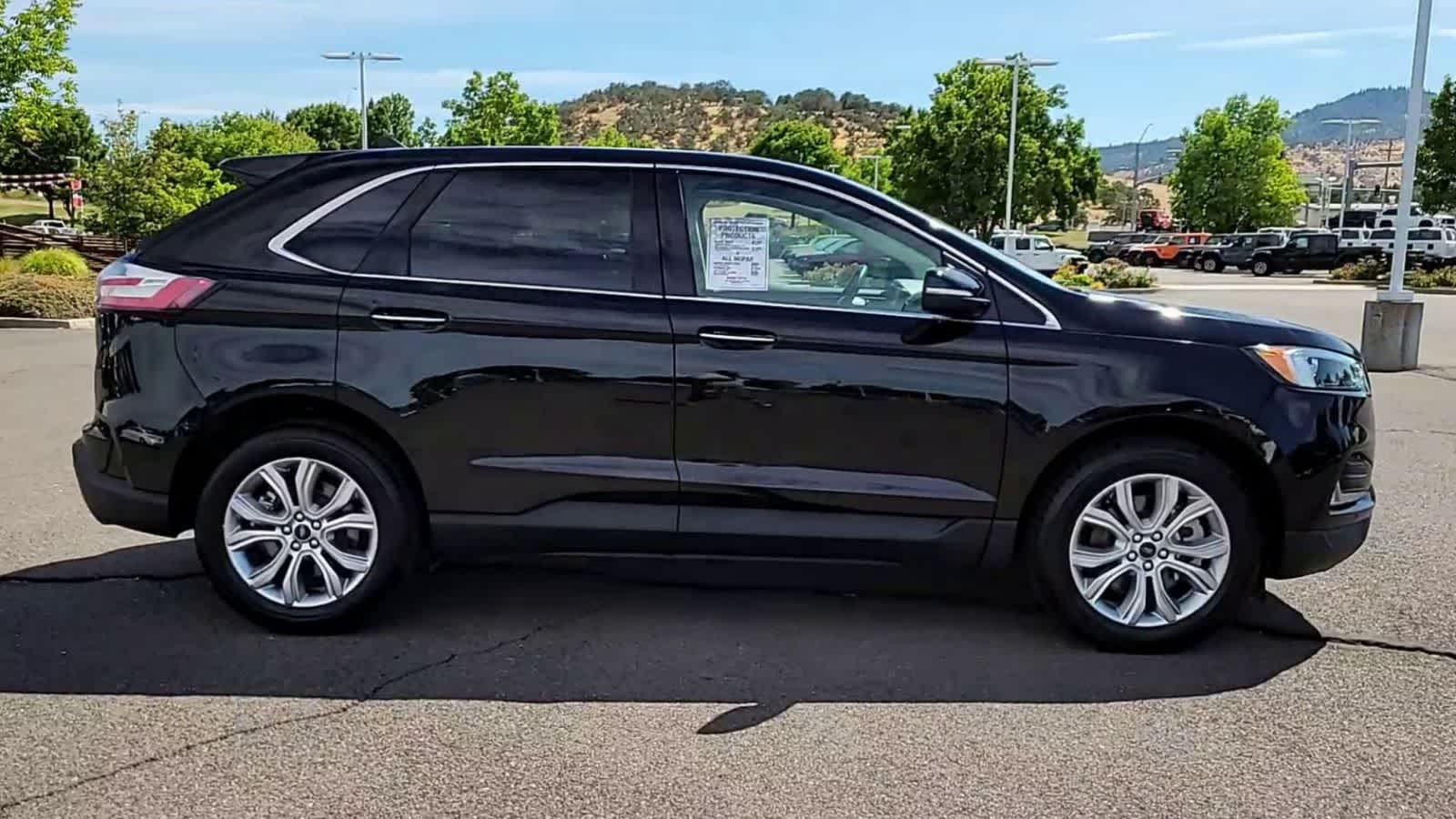 Thumbnail: 2023 Ford Edge - 9