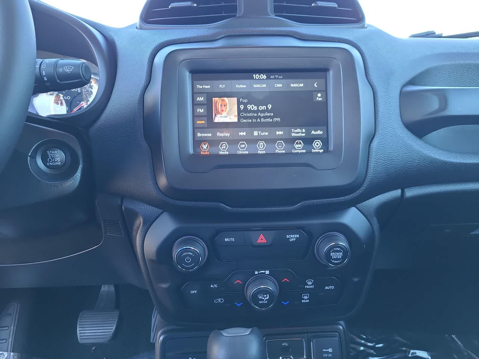 Thumbnail: 2020 Jeep Renegade - 24