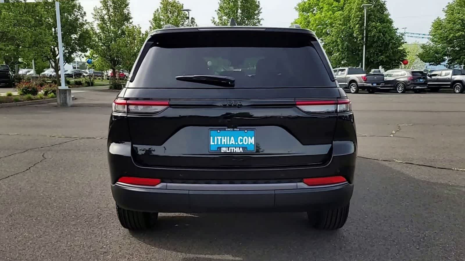 Thumbnail: 2026 Jeep Grand Cherokee - 7