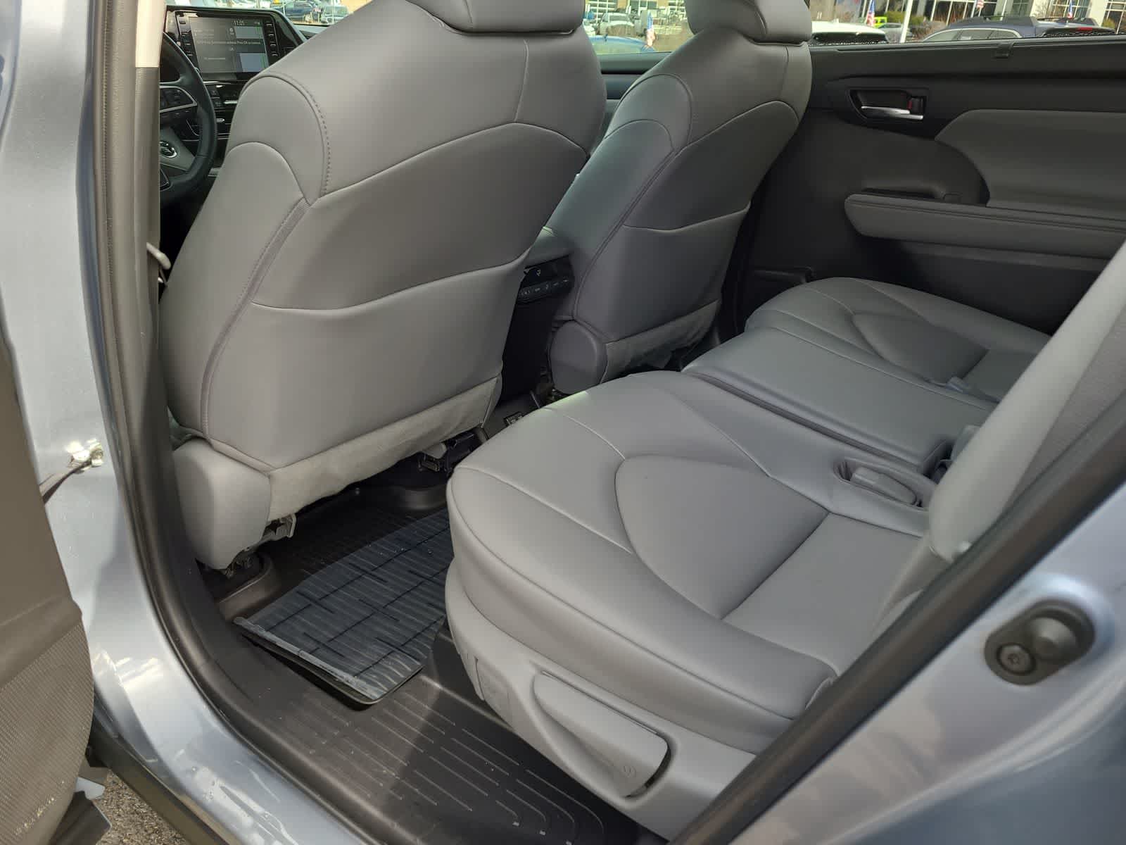 Thumbnail: 2022 Toyota Highlander - 20