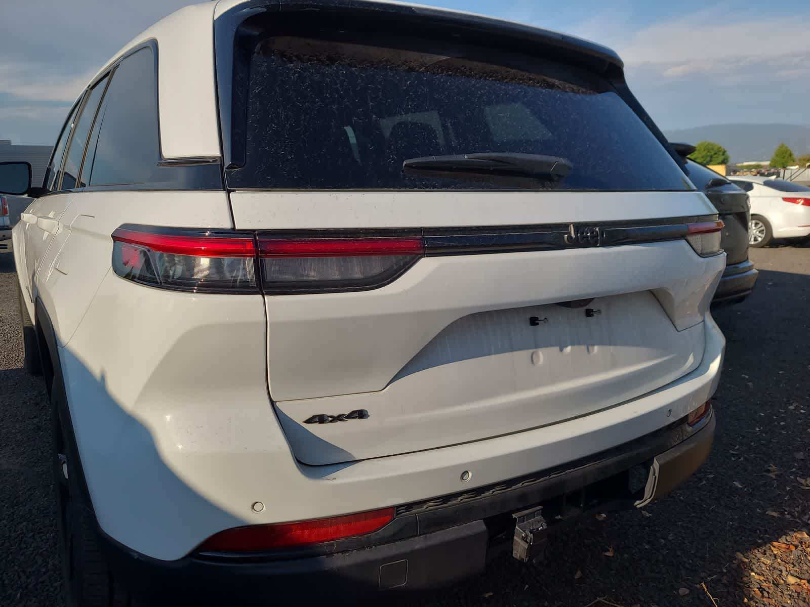 Thumbnail: 2023 Jeep Grand Cherokee - 12