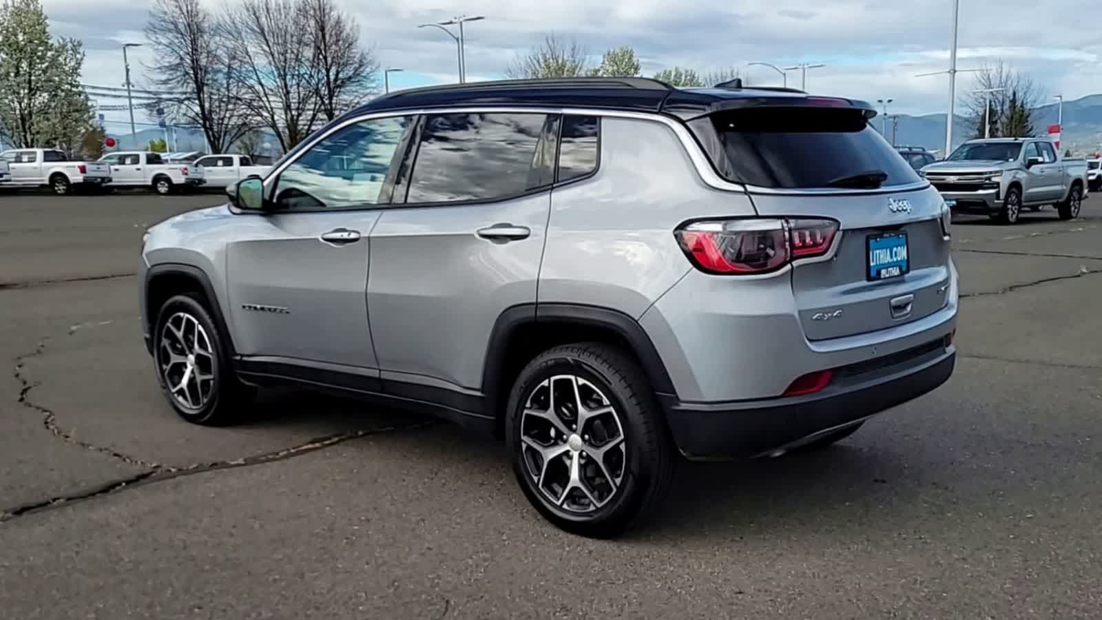 Thumbnail: 2024 Jeep Compass - 6