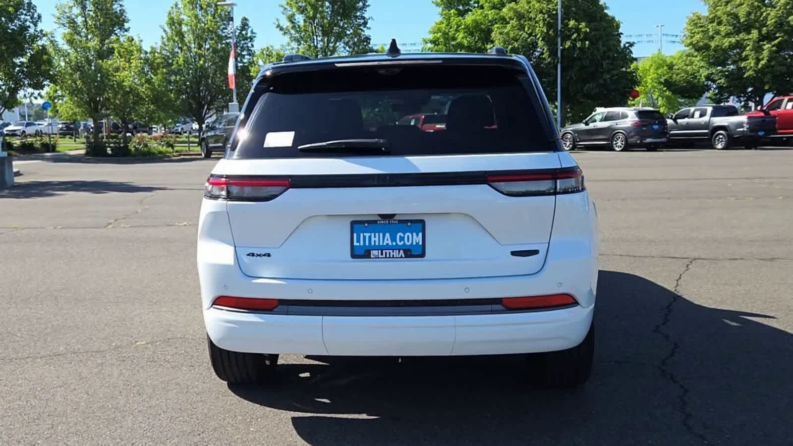 Thumbnail: 2026 Jeep Grand Cherokee - 7