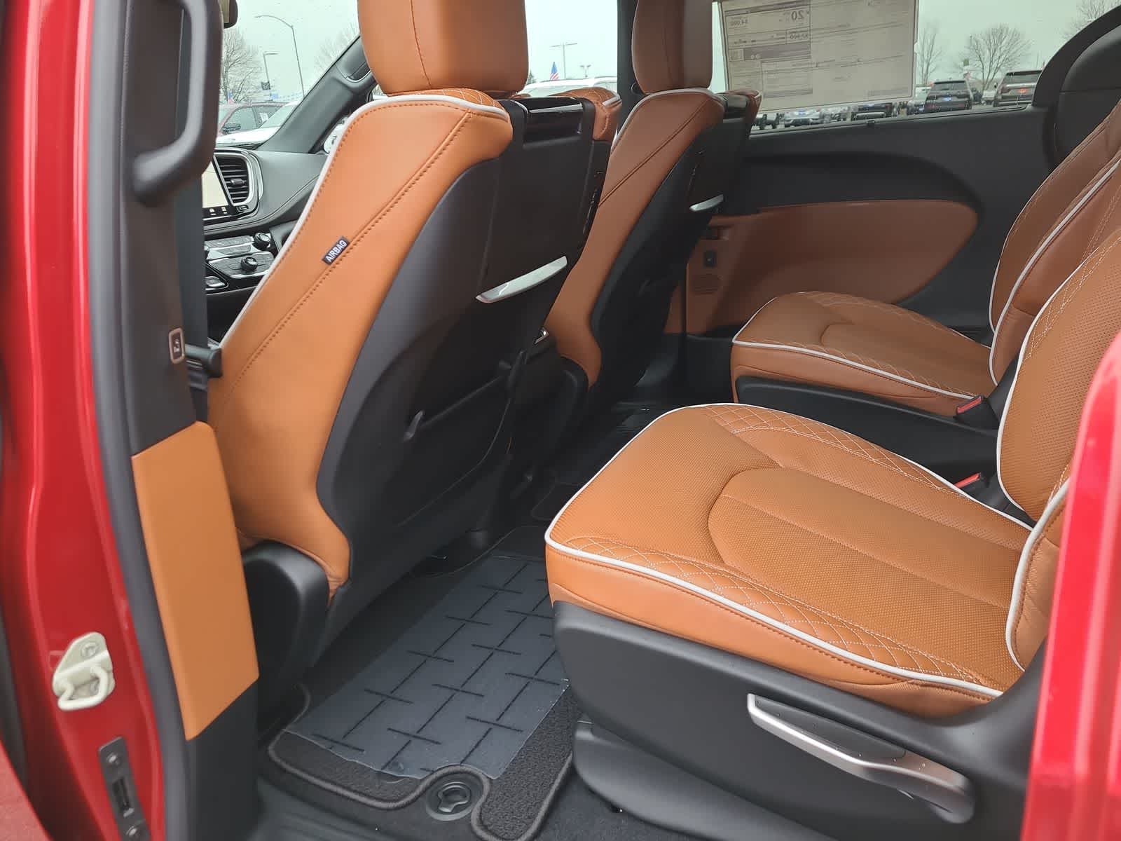 Thumbnail: 2026 Chrysler Pacifica - 20