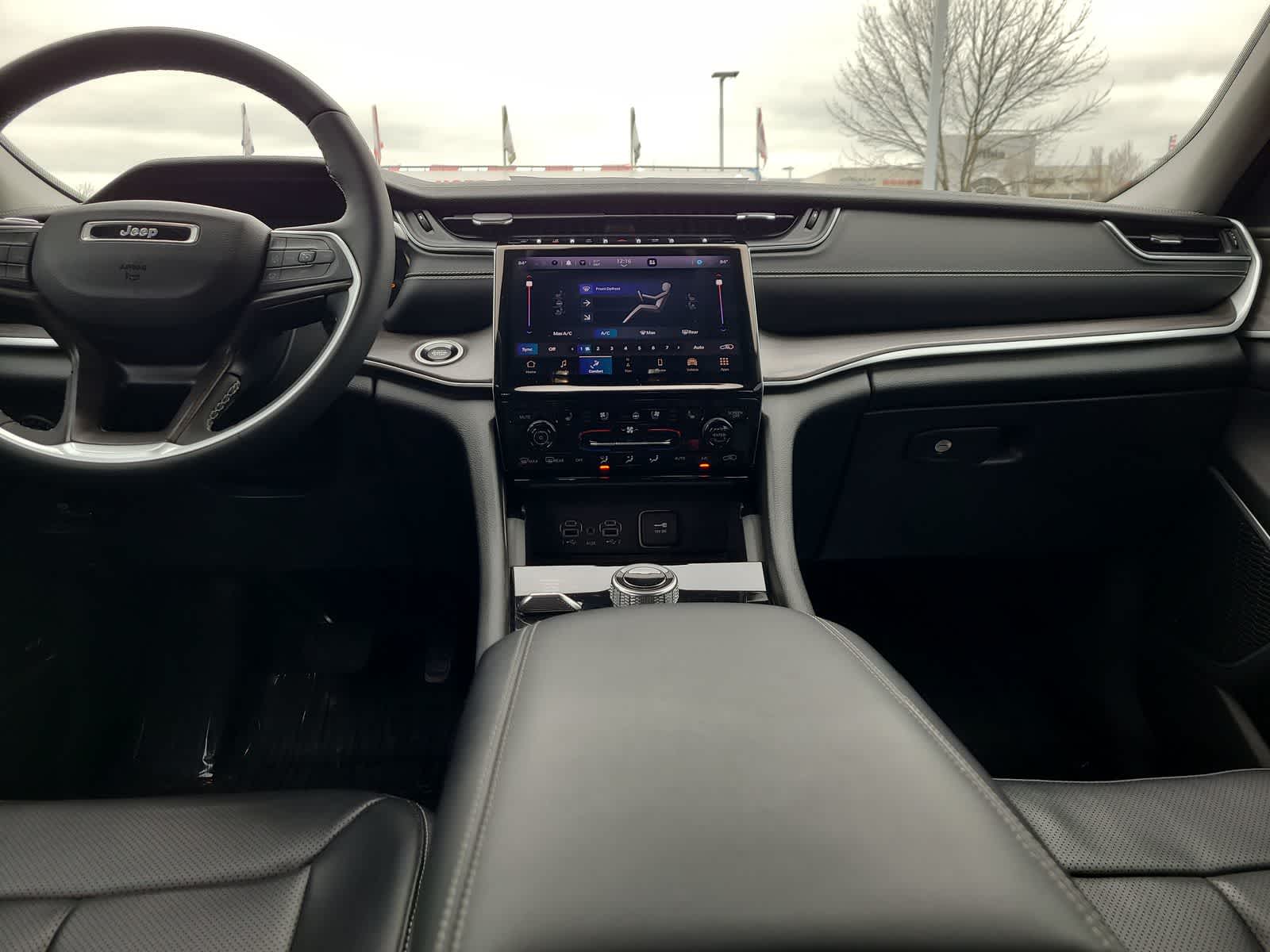 Thumbnail: 2024 Jeep Grand Cherokee - 18