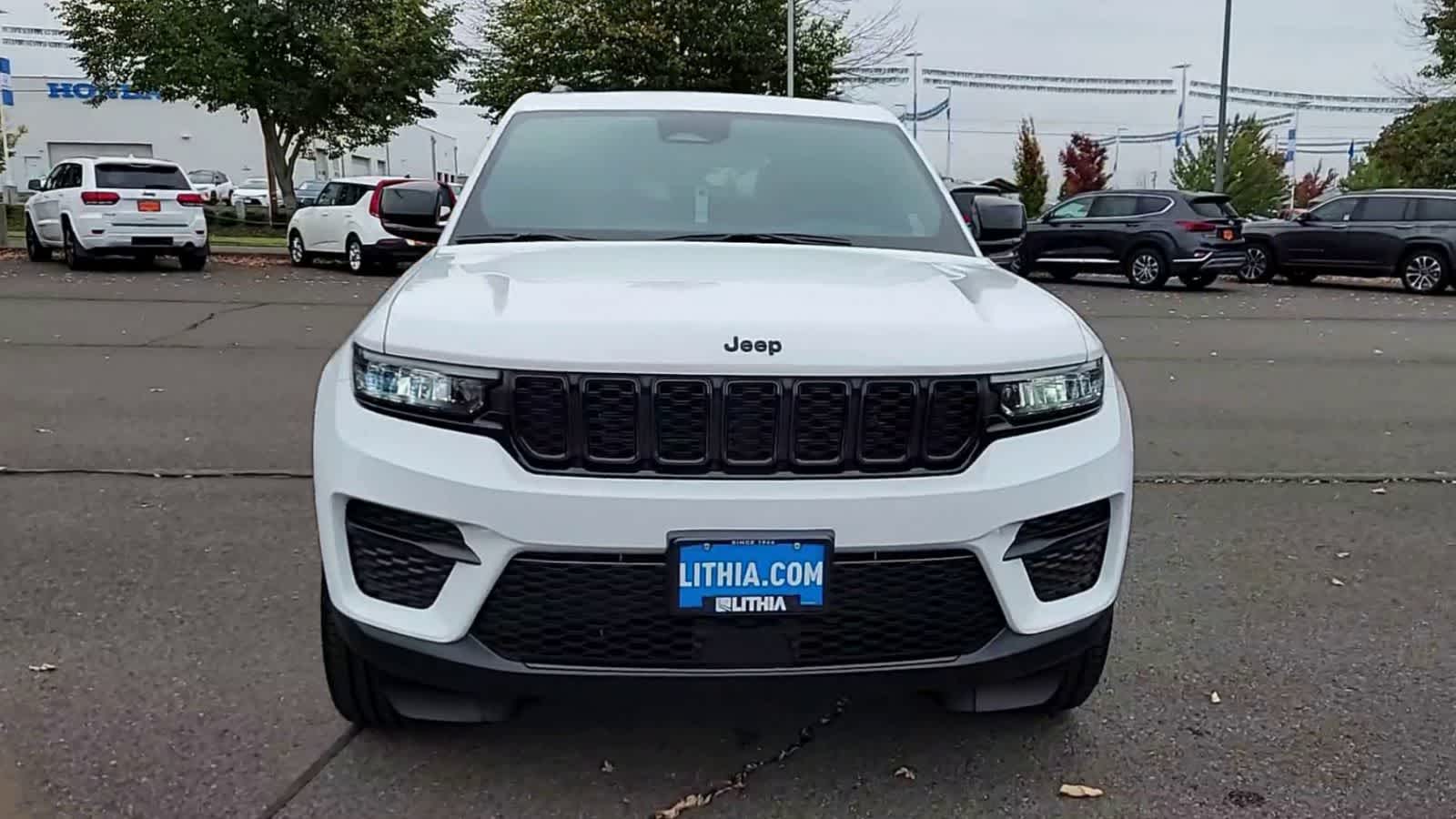 Thumbnail: 2023 Jeep Grand Cherokee - 3