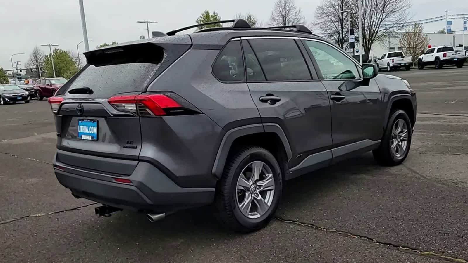 Thumbnail: 2022 Toyota RAV4 - 8