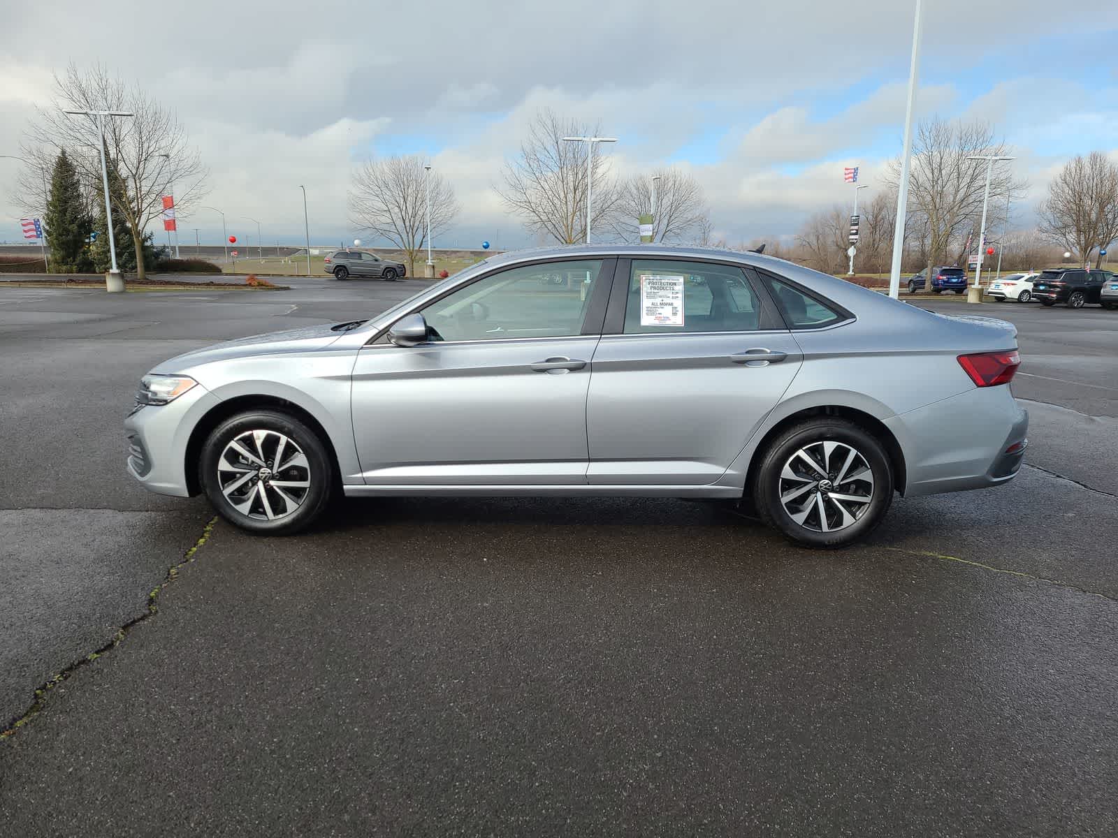 Thumbnail: 2024 Volkswagen Jetta - 11