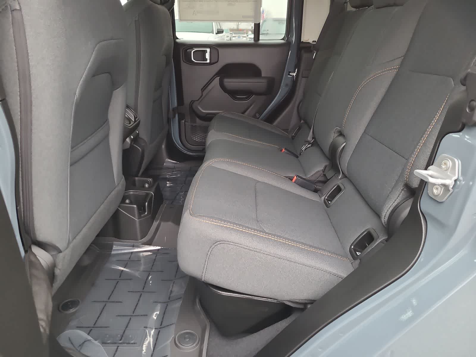 Thumbnail: 2026 Jeep Gladiator - 21