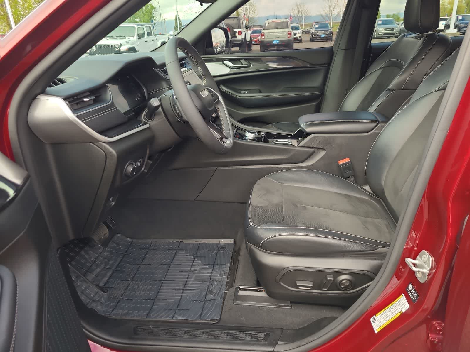 Thumbnail: 2023 Jeep Grand Cherokee - 19