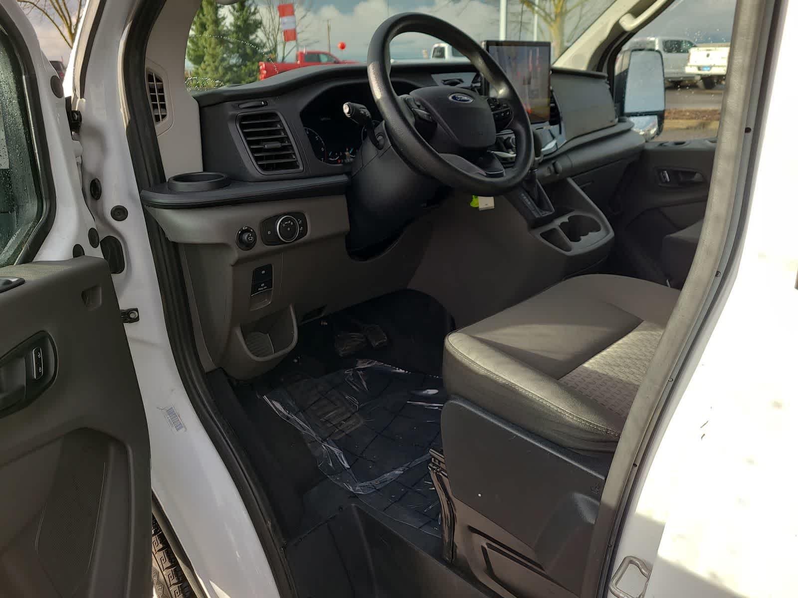 Thumbnail: 2023 Ford Econoline - 10