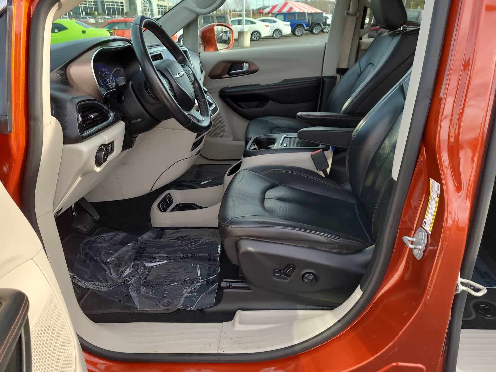 Thumbnail: 2018 Chrysler Pacifica - 19