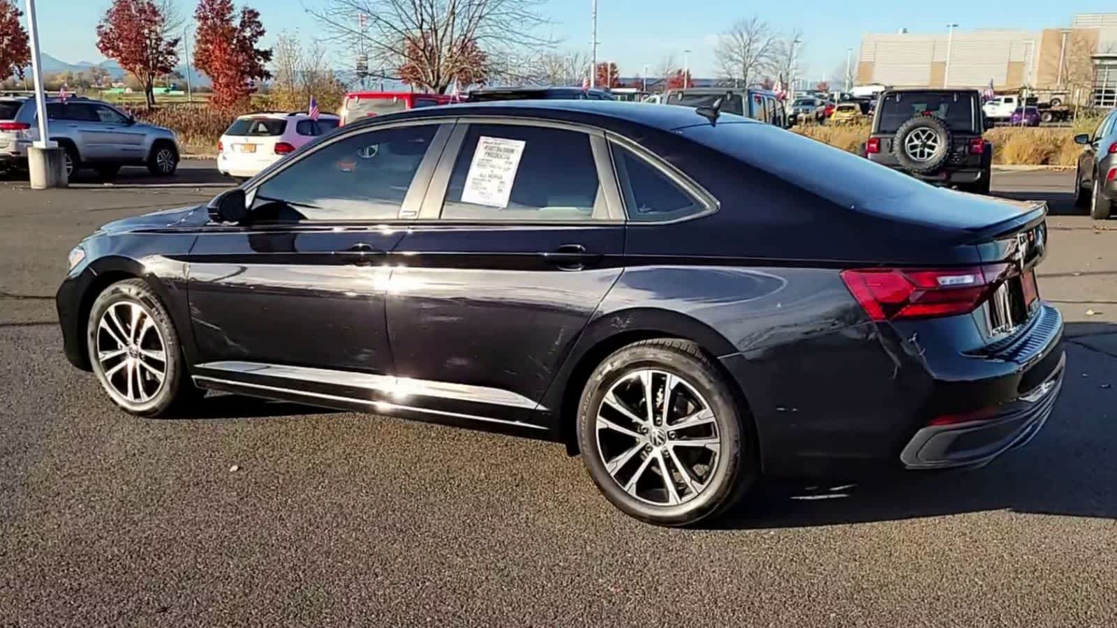 Thumbnail: 2023 Volkswagen Jetta - 6