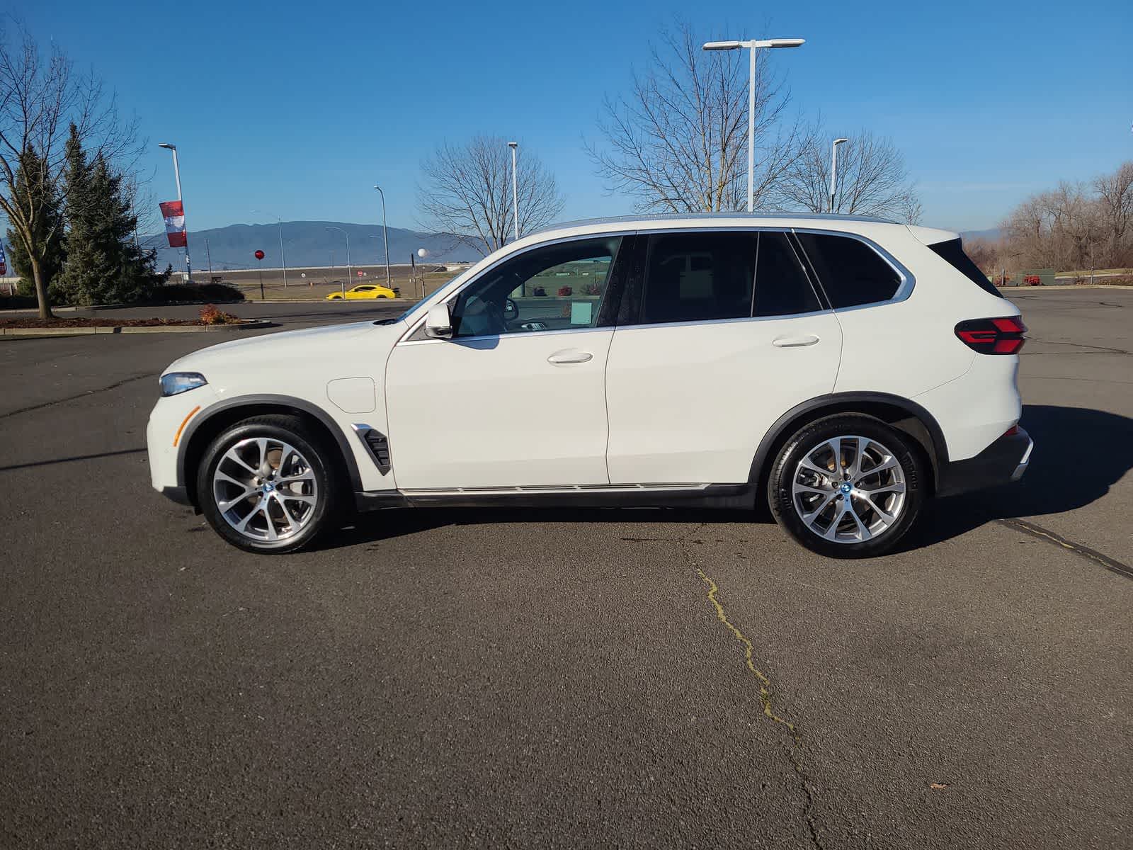 Thumbnail: 2024 BMW X5 - 11