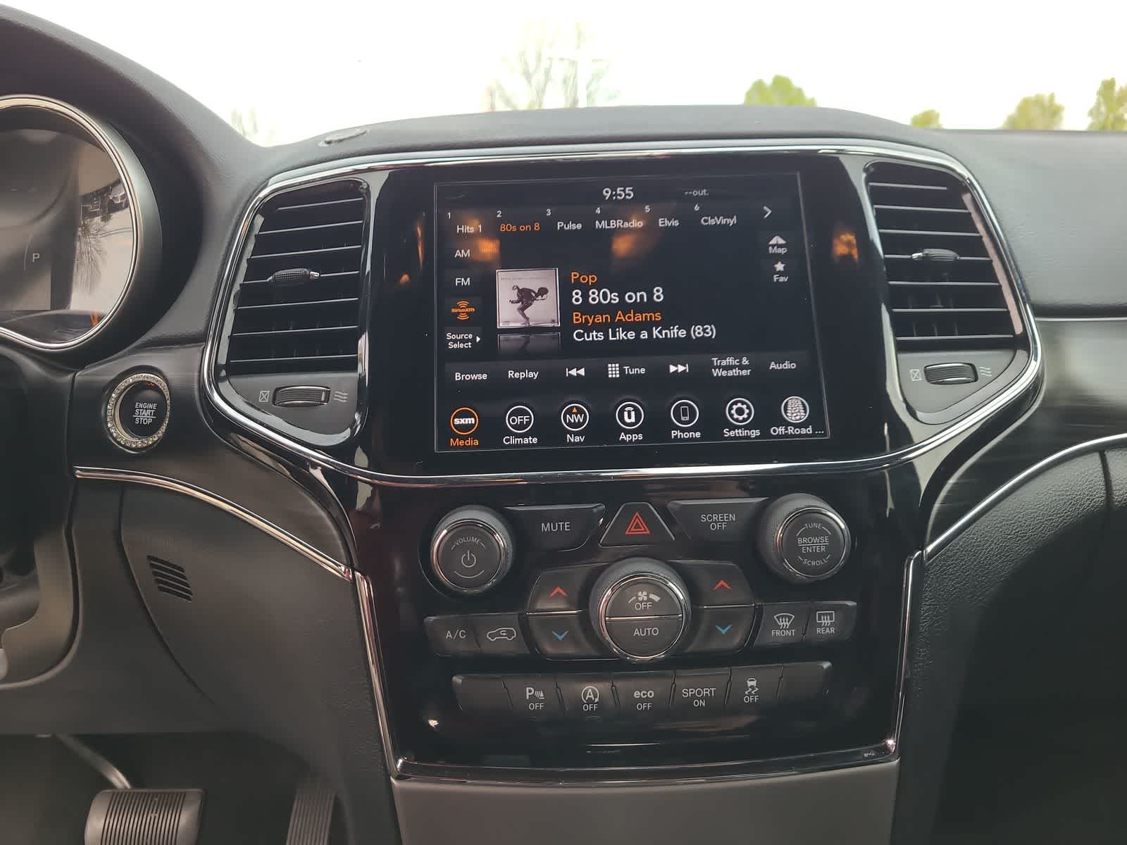 Thumbnail: 2020 Jeep Grand Cherokee - 24