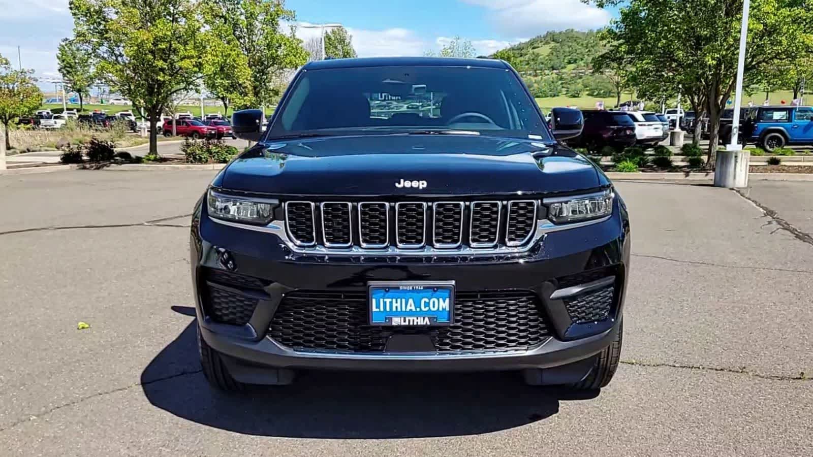 Thumbnail: 2026 Jeep Grand Cherokee - 3