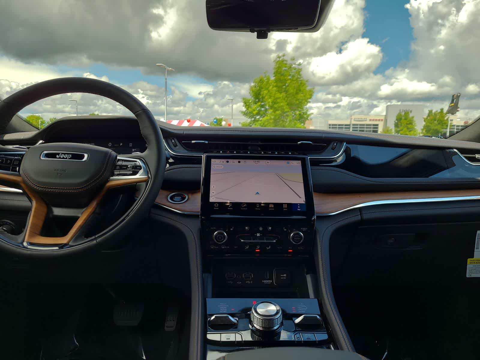 Thumbnail: 2025 Jeep Grand Cherokee - 18