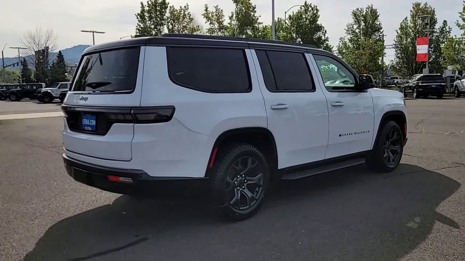 Thumbnail: 2026 Jeep Grand Wagoneer - 8