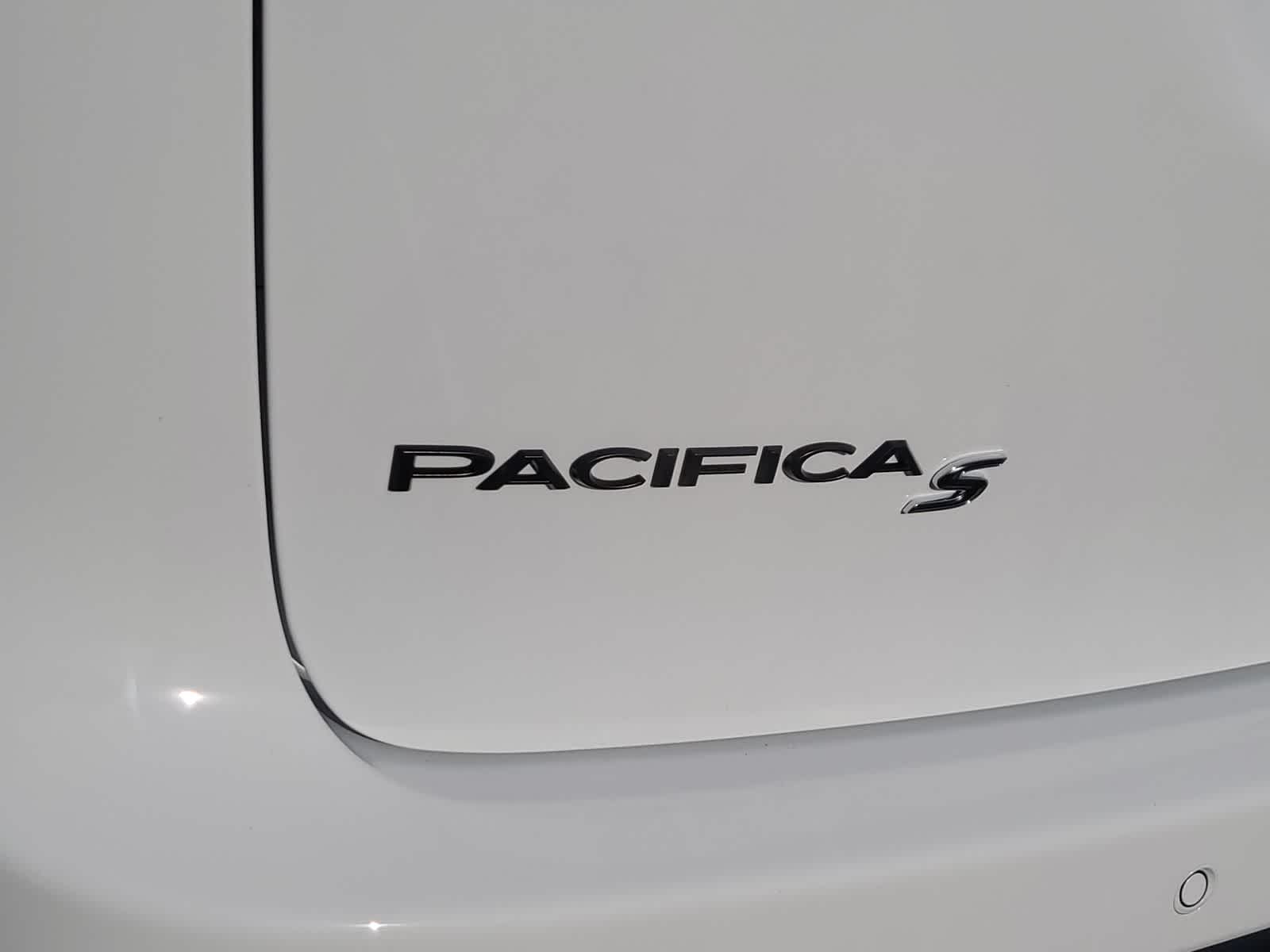 Thumbnail: 2026 Chrysler Pacifica - 15