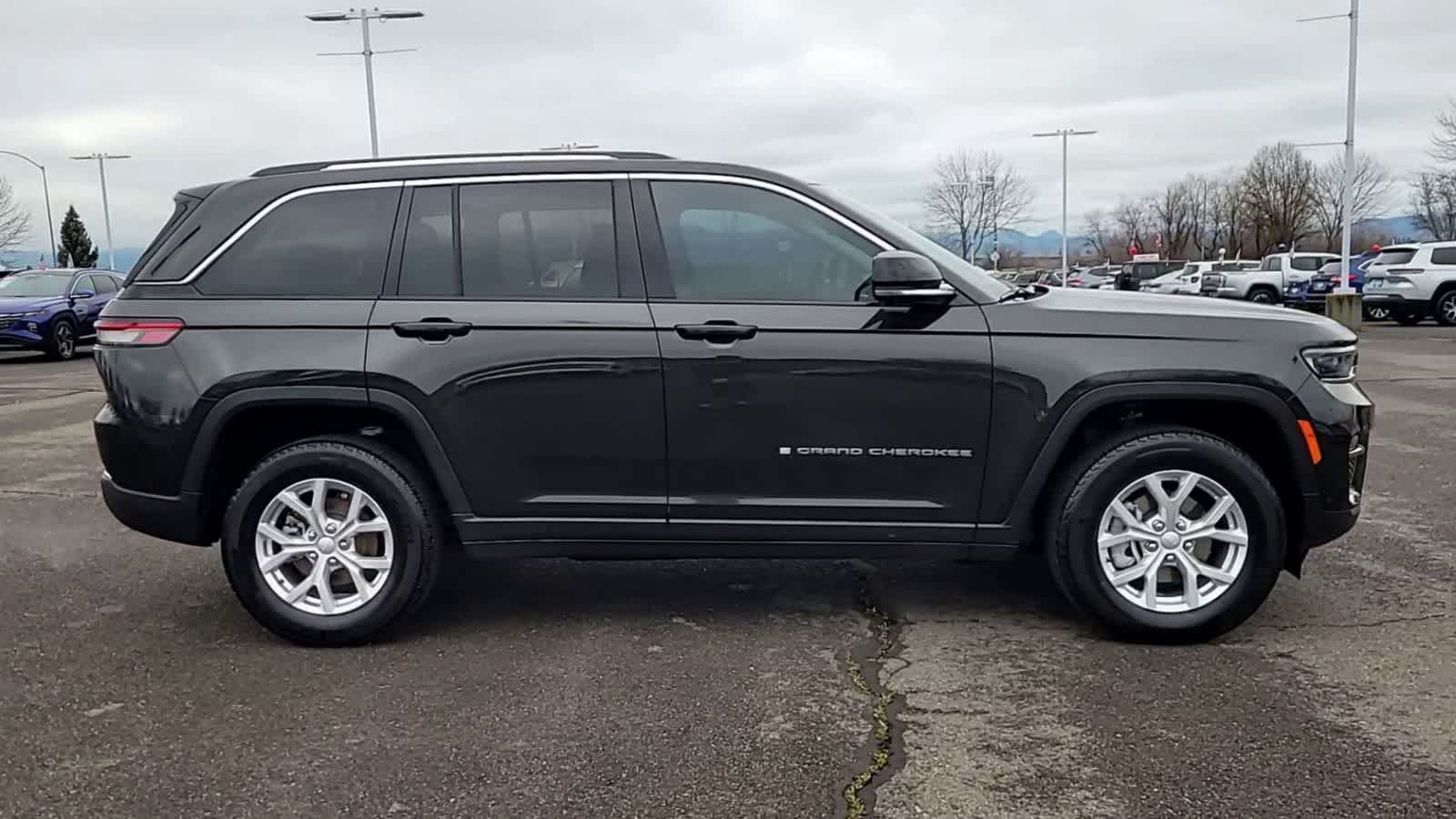 Thumbnail: 2024 Jeep Grand Cherokee - 9