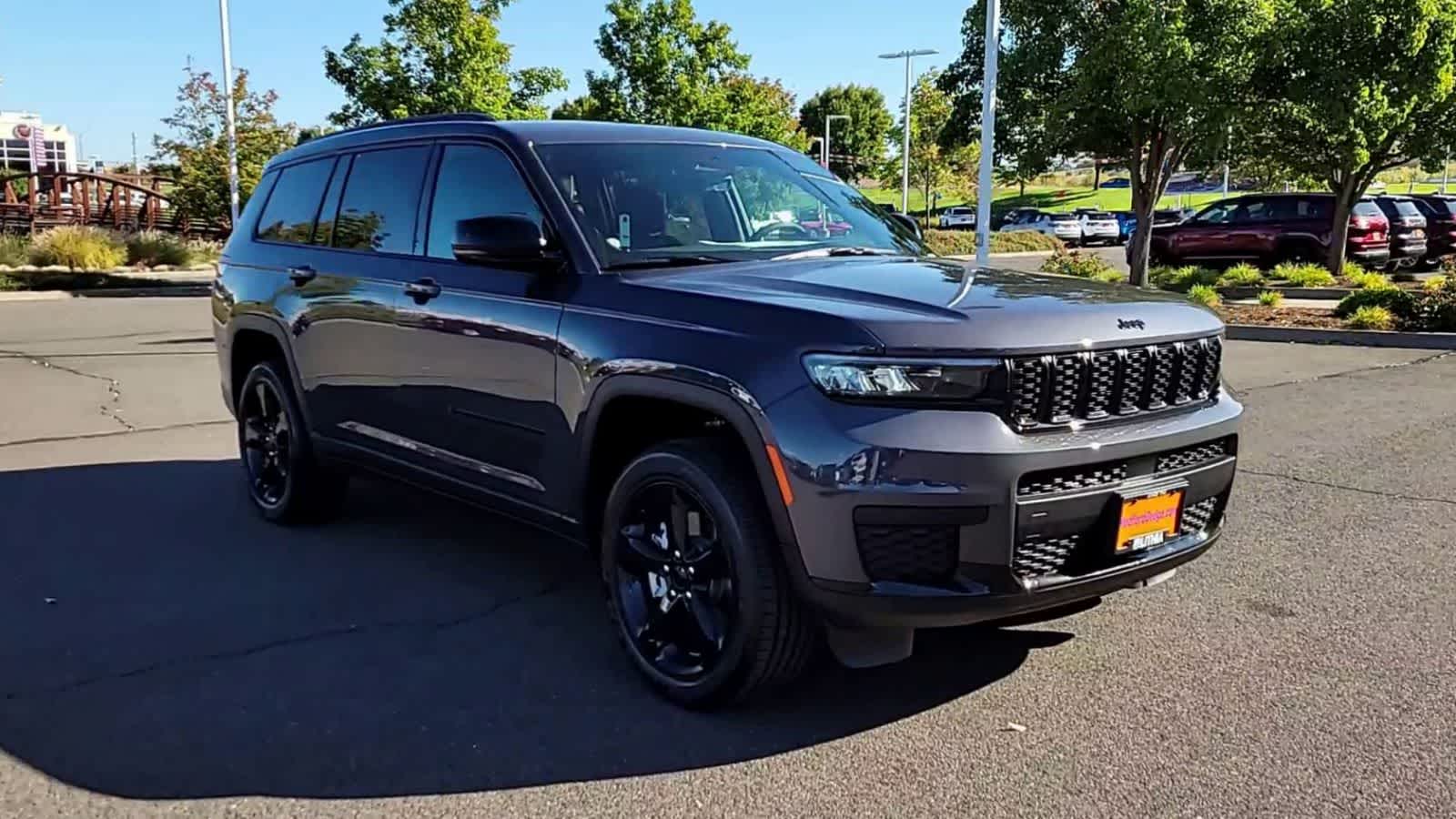 Thumbnail: 2025 Jeep Grand Cherokee - 2