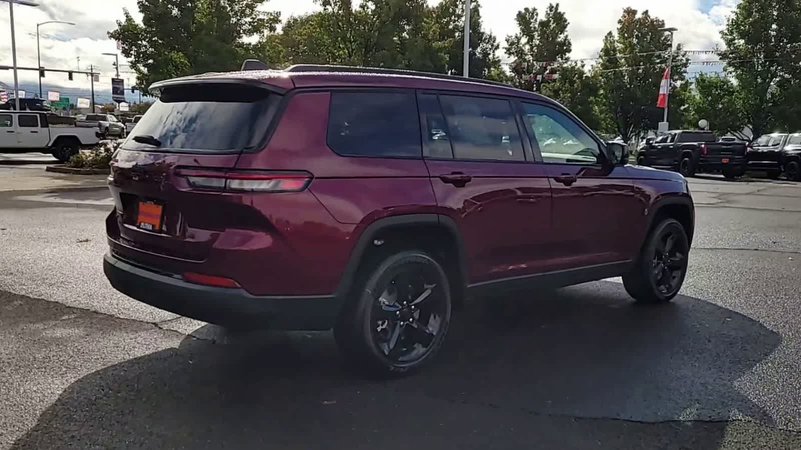 Thumbnail: 2025 Jeep Grand Cherokee - 8
