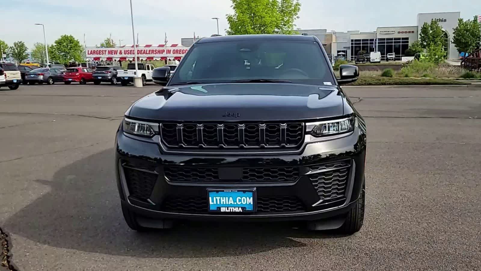 Thumbnail: 2026 Jeep Grand Cherokee - 3