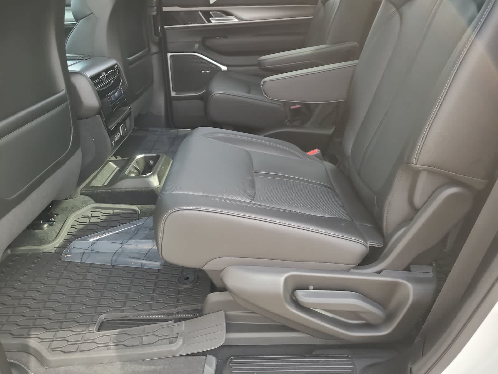 Thumbnail: 2026 Jeep Grand Wagoneer - 21