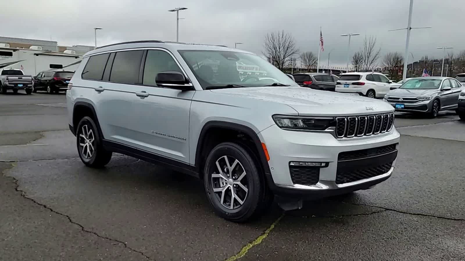 Thumbnail: 2024 Jeep Grand Cherokee L - 2