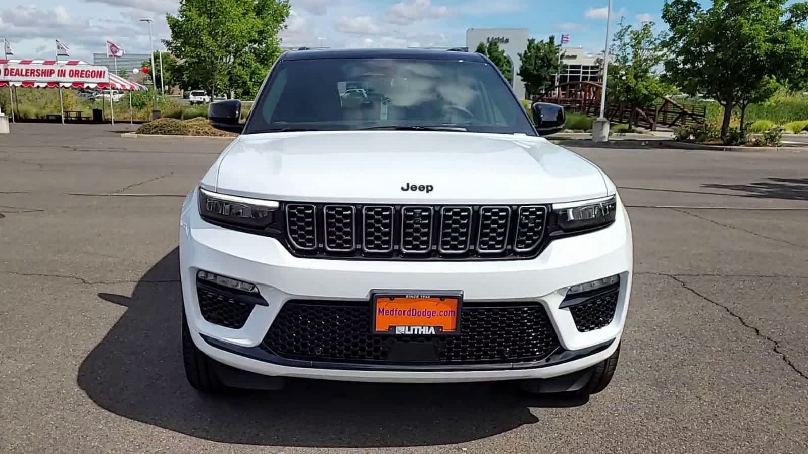 2025 Jeep Grand Cherokee Summit Reserve photo 3