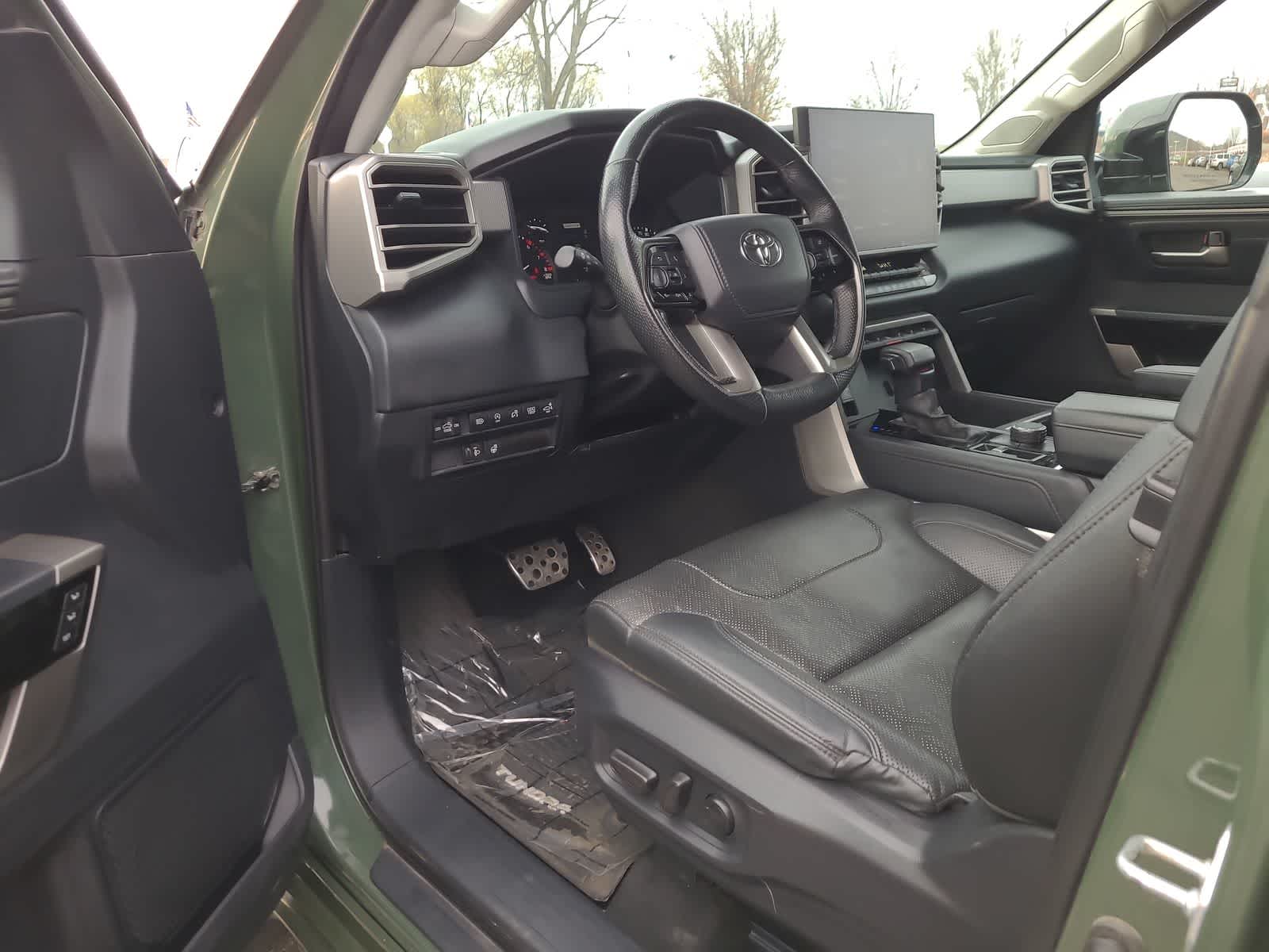 Thumbnail: 2022 Toyota Tundra - 10