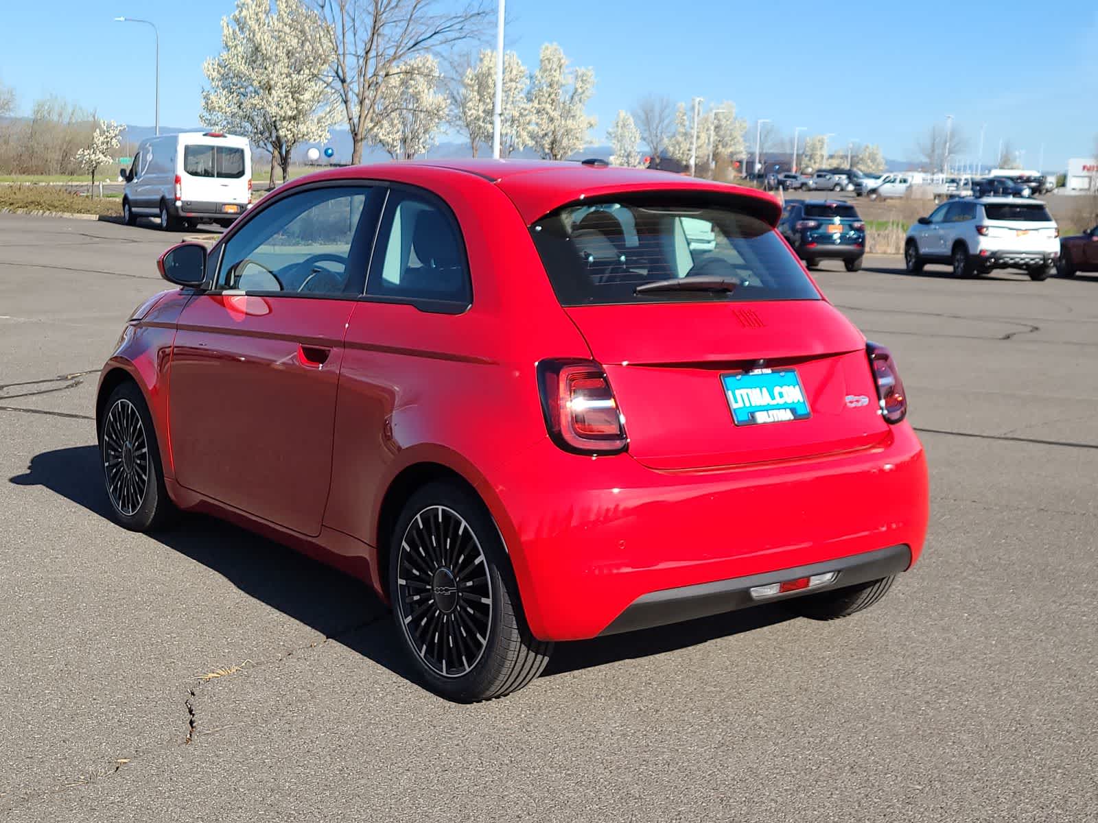 Thumbnail: 2024 Fiat 500e - 12