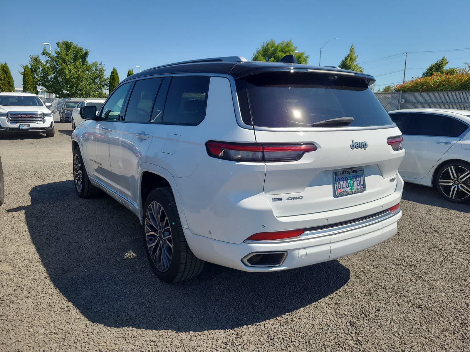 Thumbnail: 2021 Jeep Grand Cherokee L - 3