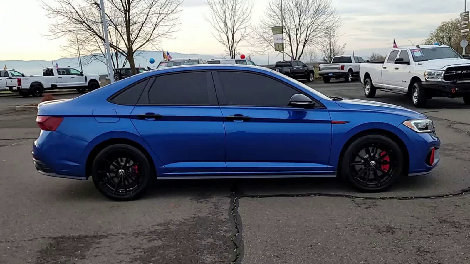 Thumbnail: 2024 Volkswagen Jetta - 9