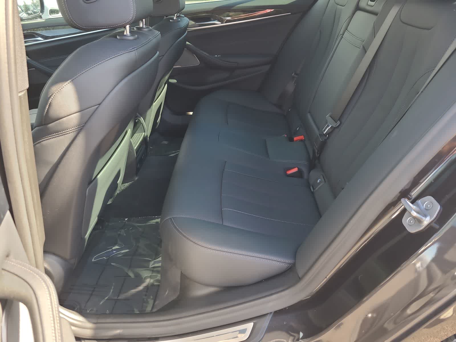 Thumbnail: 2022 BMW 5 Series - 21