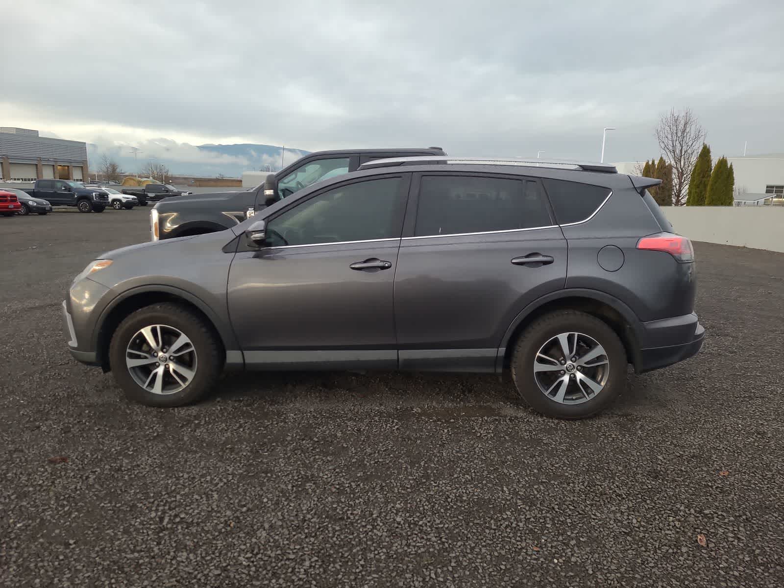 Thumbnail: 2018 Toyota RAV4 - 2
