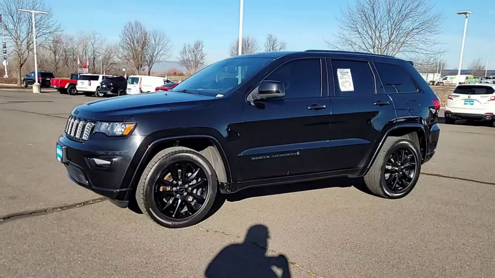 Thumbnail: 2020 Jeep Grand Cherokee - 4