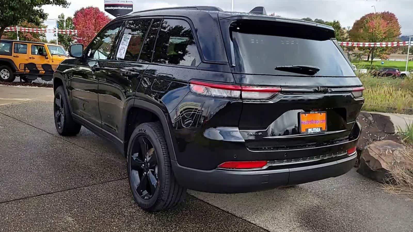 Thumbnail: 2025 Jeep Grand Cherokee - 6