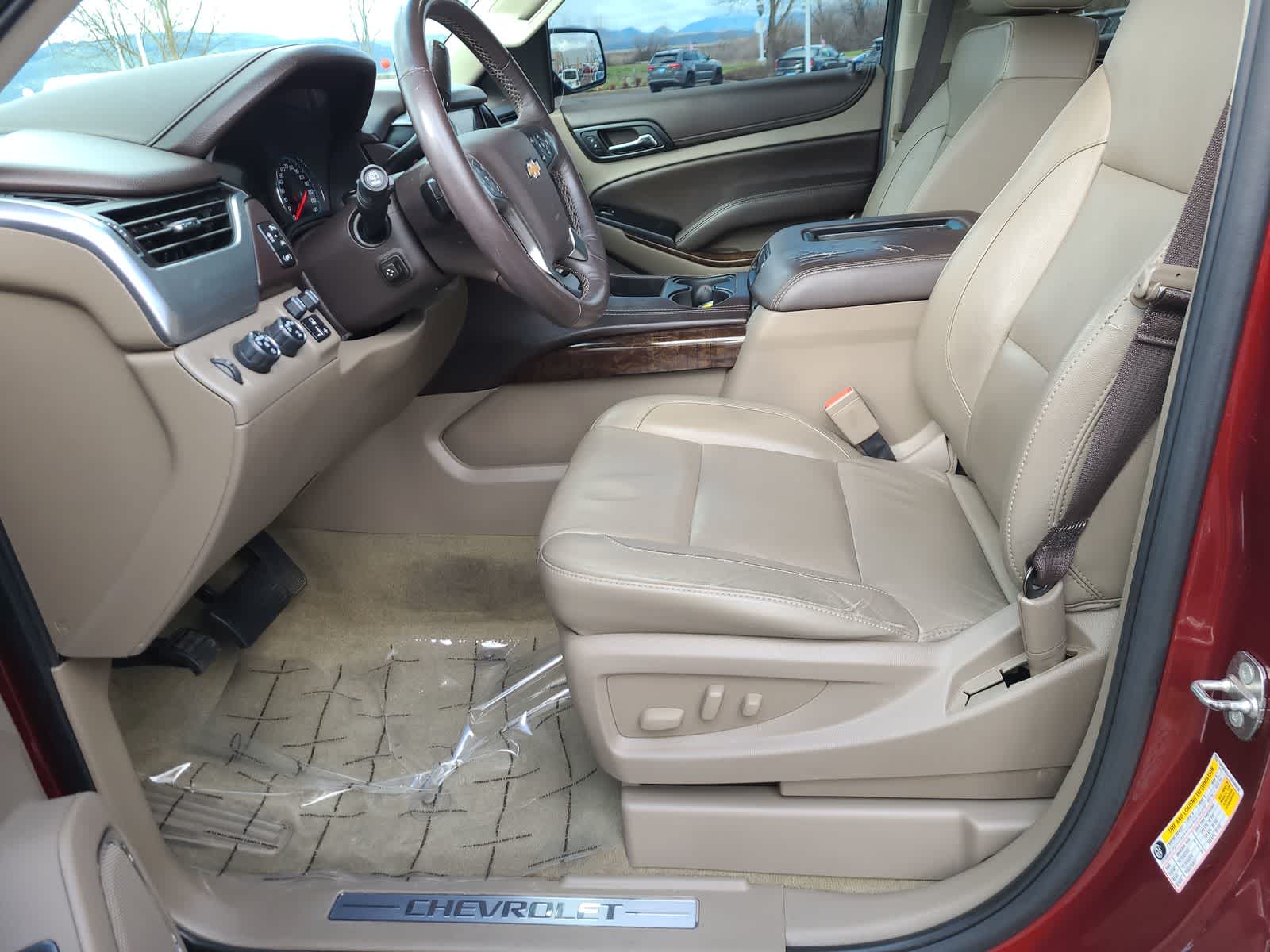 Thumbnail: 2017 Chevrolet Tahoe - 19