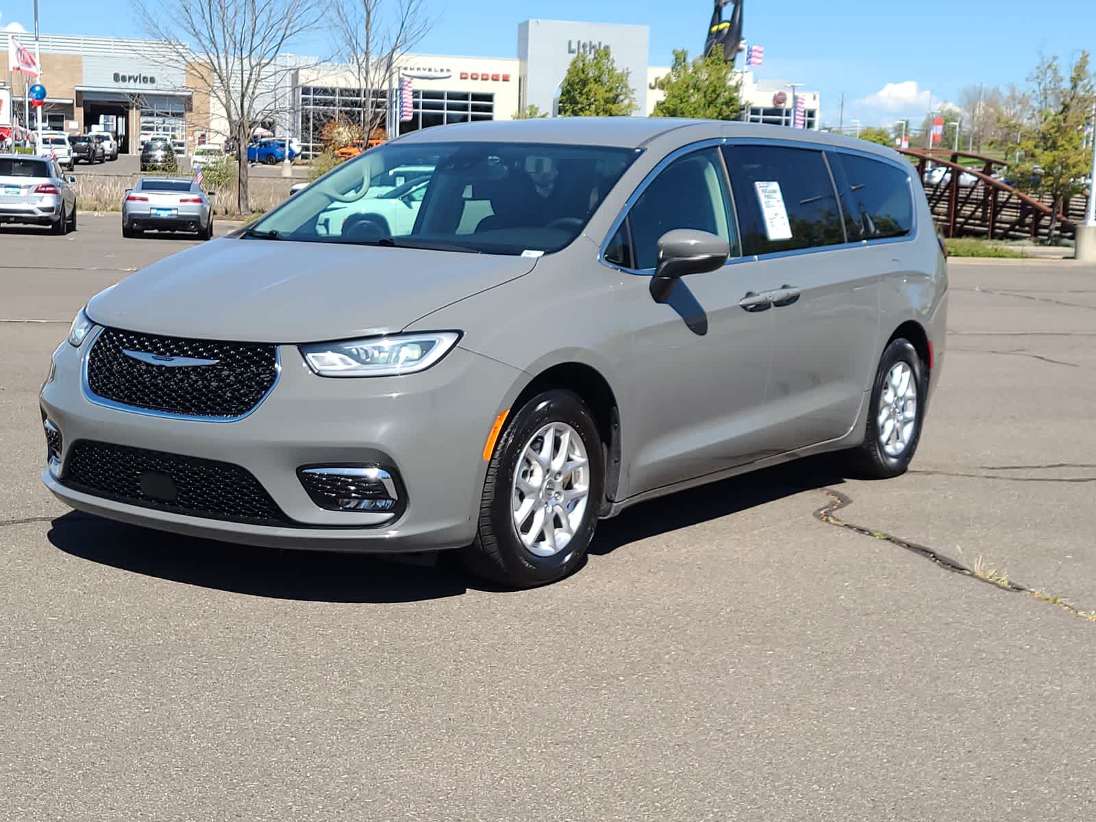 Thumbnail: 2023 Chrysler Pacifica - 1