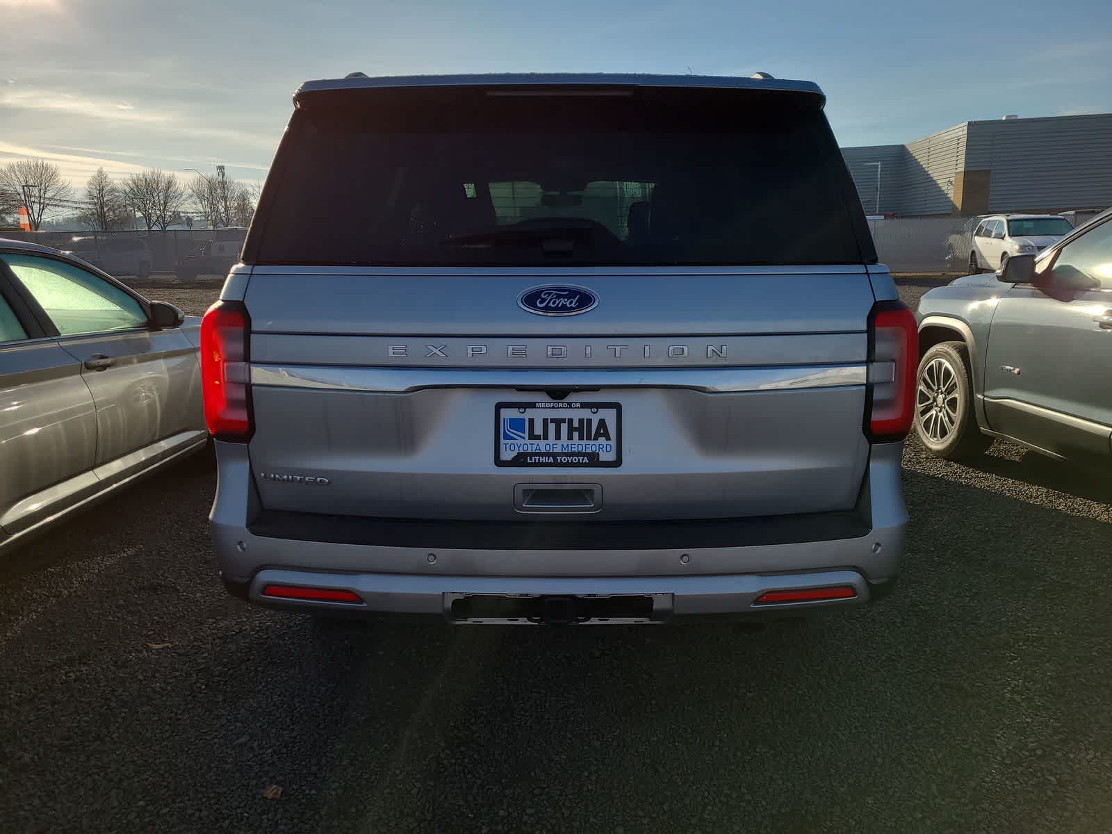 2023 Ford Expedition Limited photo 2