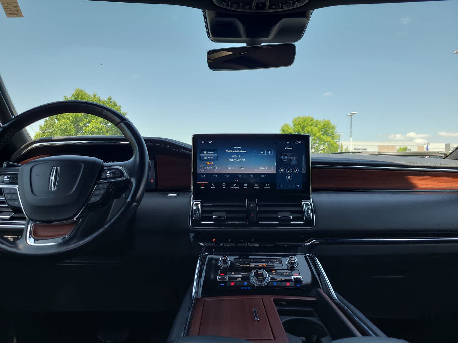 Thumbnail: 2024 Lincoln Navigator L - 18