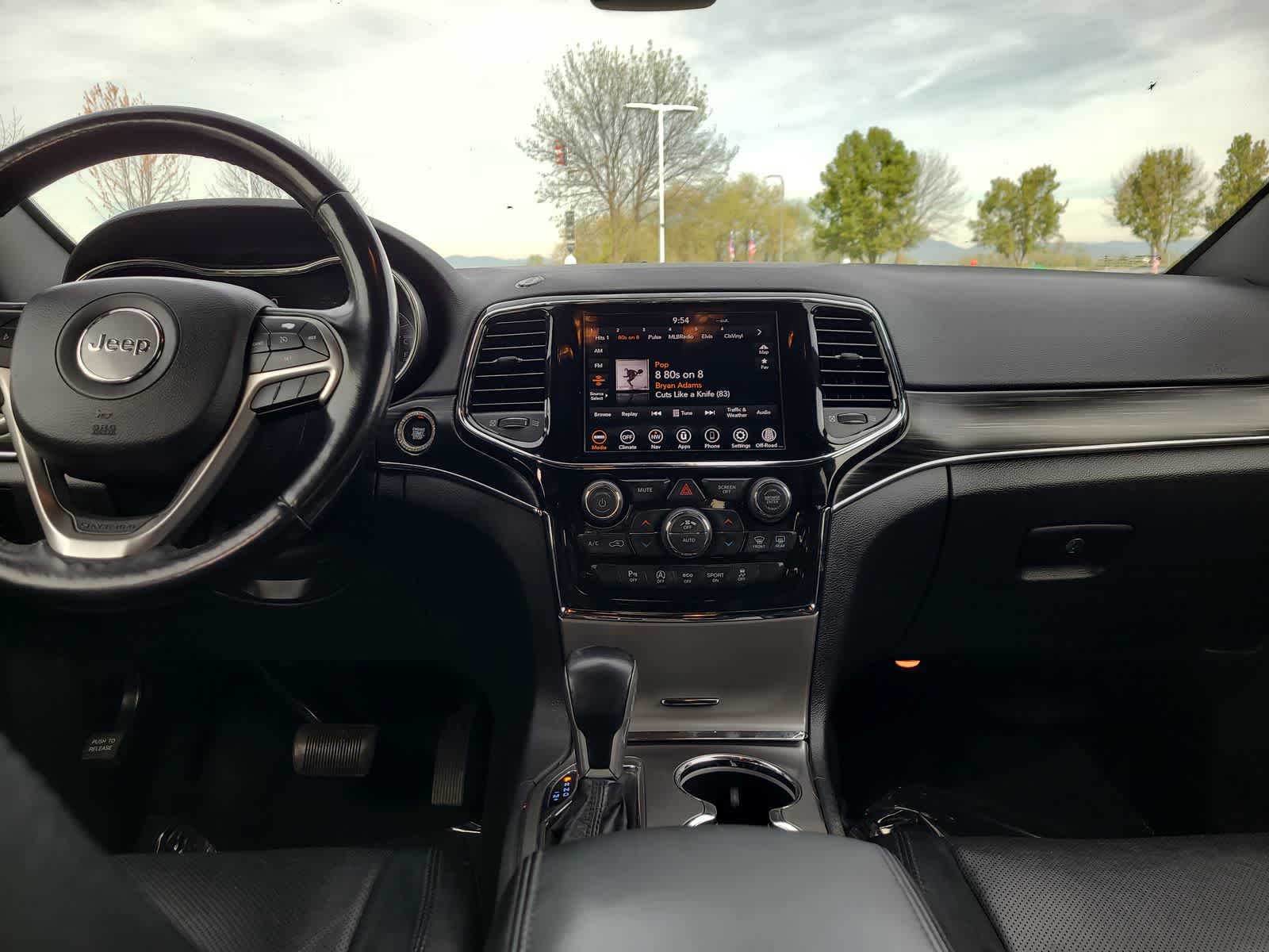 Thumbnail: 2020 Jeep Grand Cherokee - 18