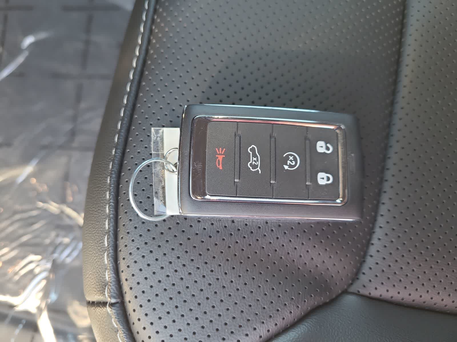 Thumbnail: 2025 Jeep Grand Cherokee - 28