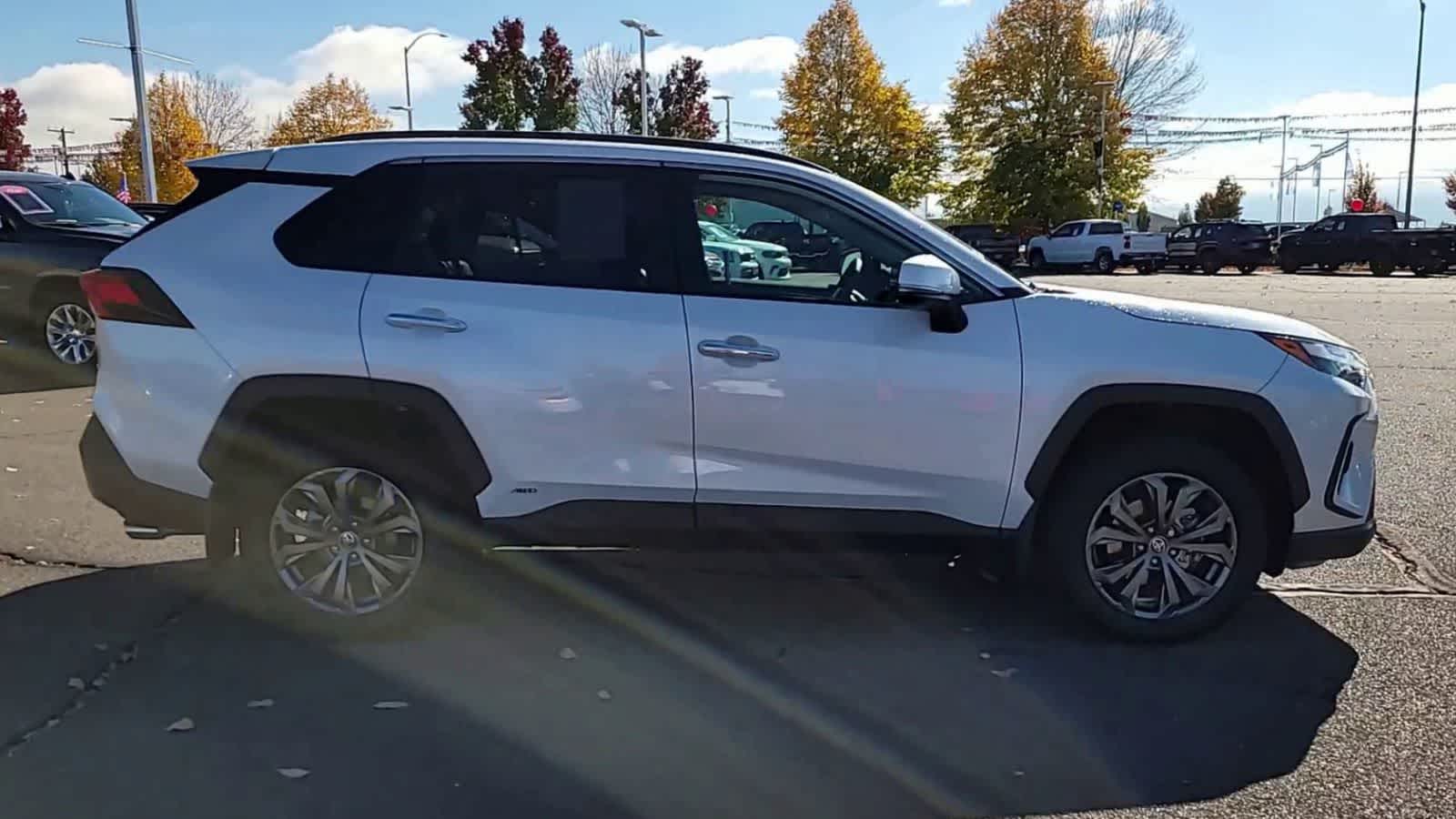 Thumbnail: 2024 Toyota RAV4 - 9