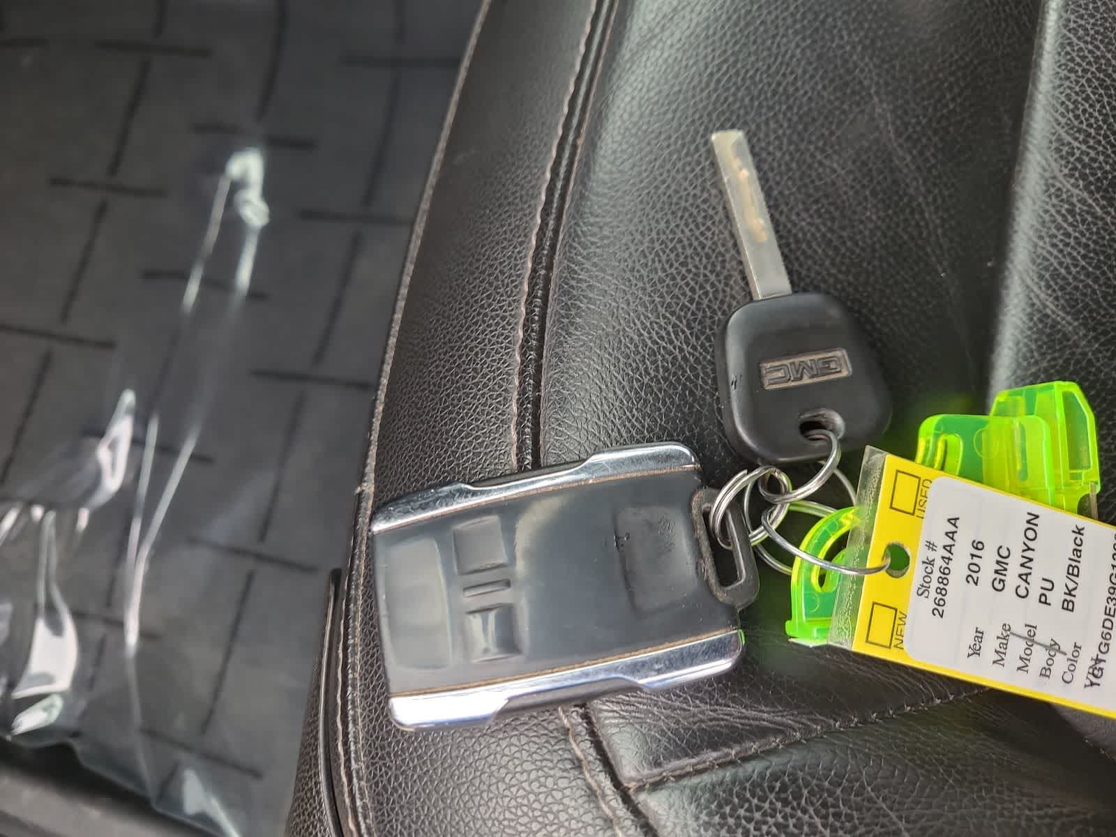 Thumbnail: 2016 GMC Canyon - 28