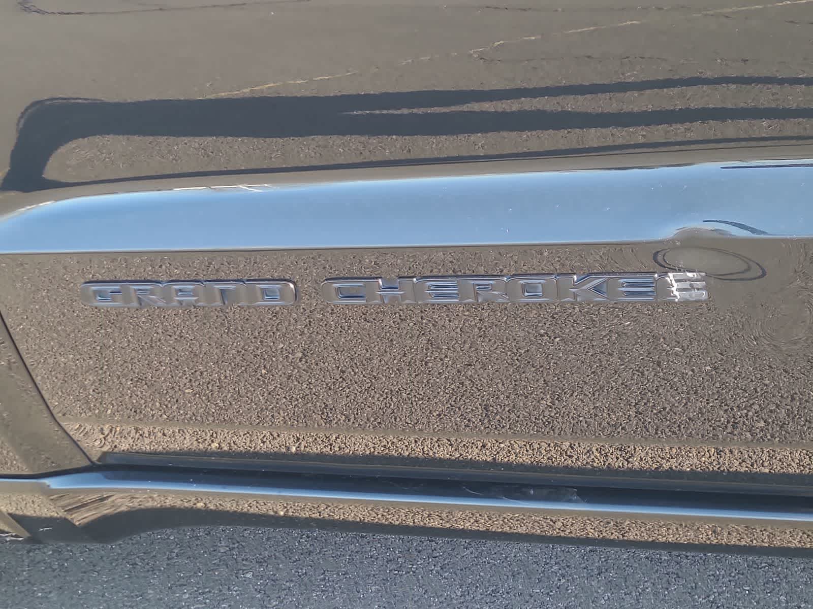 Thumbnail: 2020 Jeep Grand Cherokee - 15