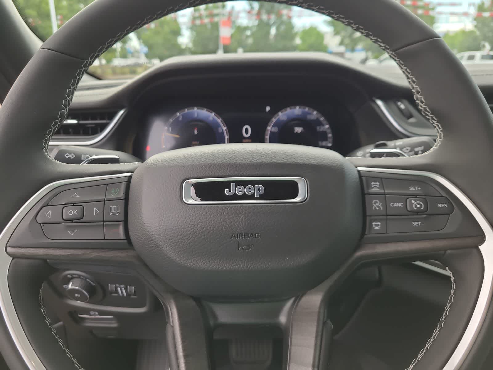 Thumbnail: 2025 Jeep Grand Cherokee - 23