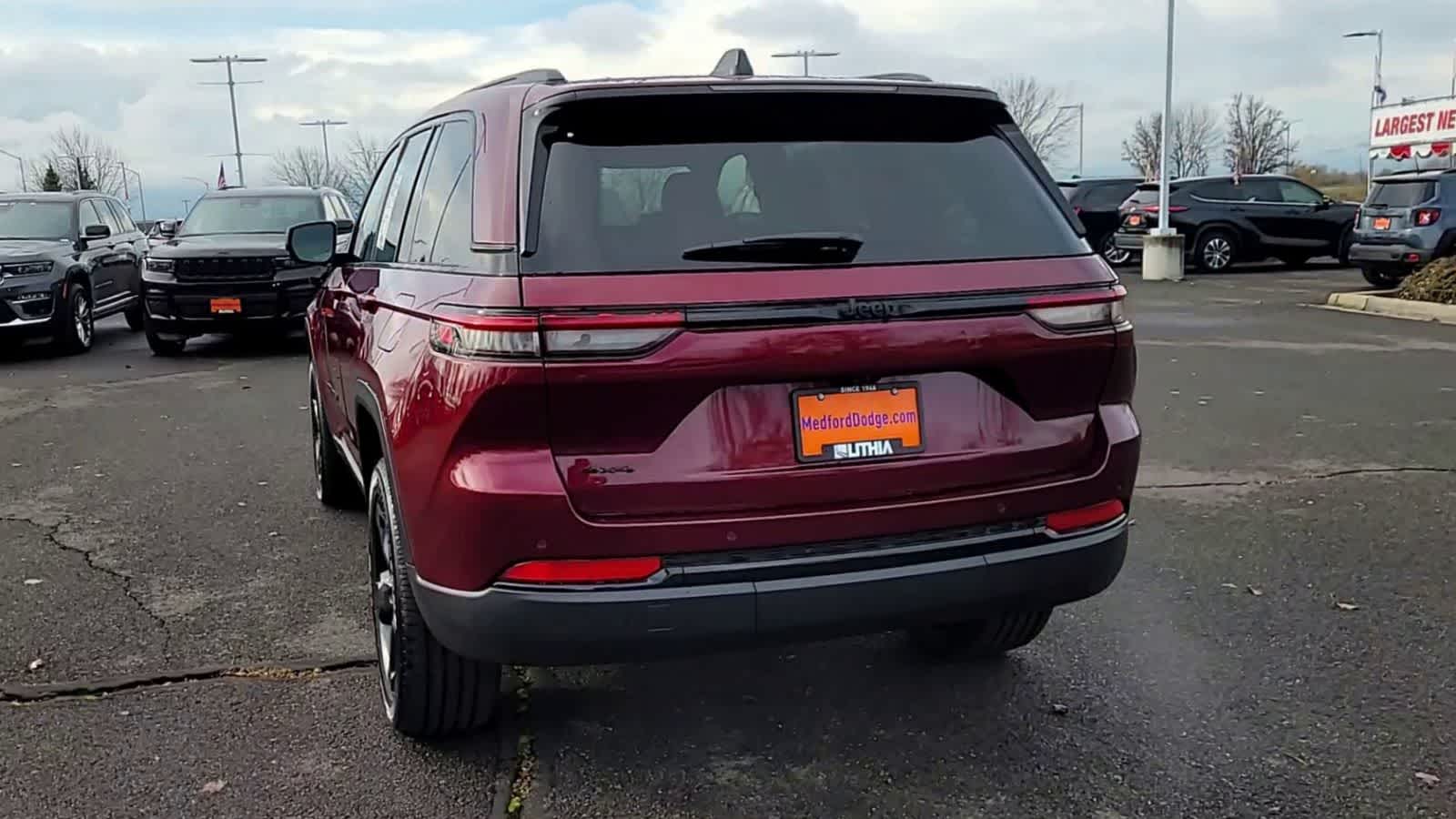 Thumbnail: 2025 Jeep Grand Cherokee - 7