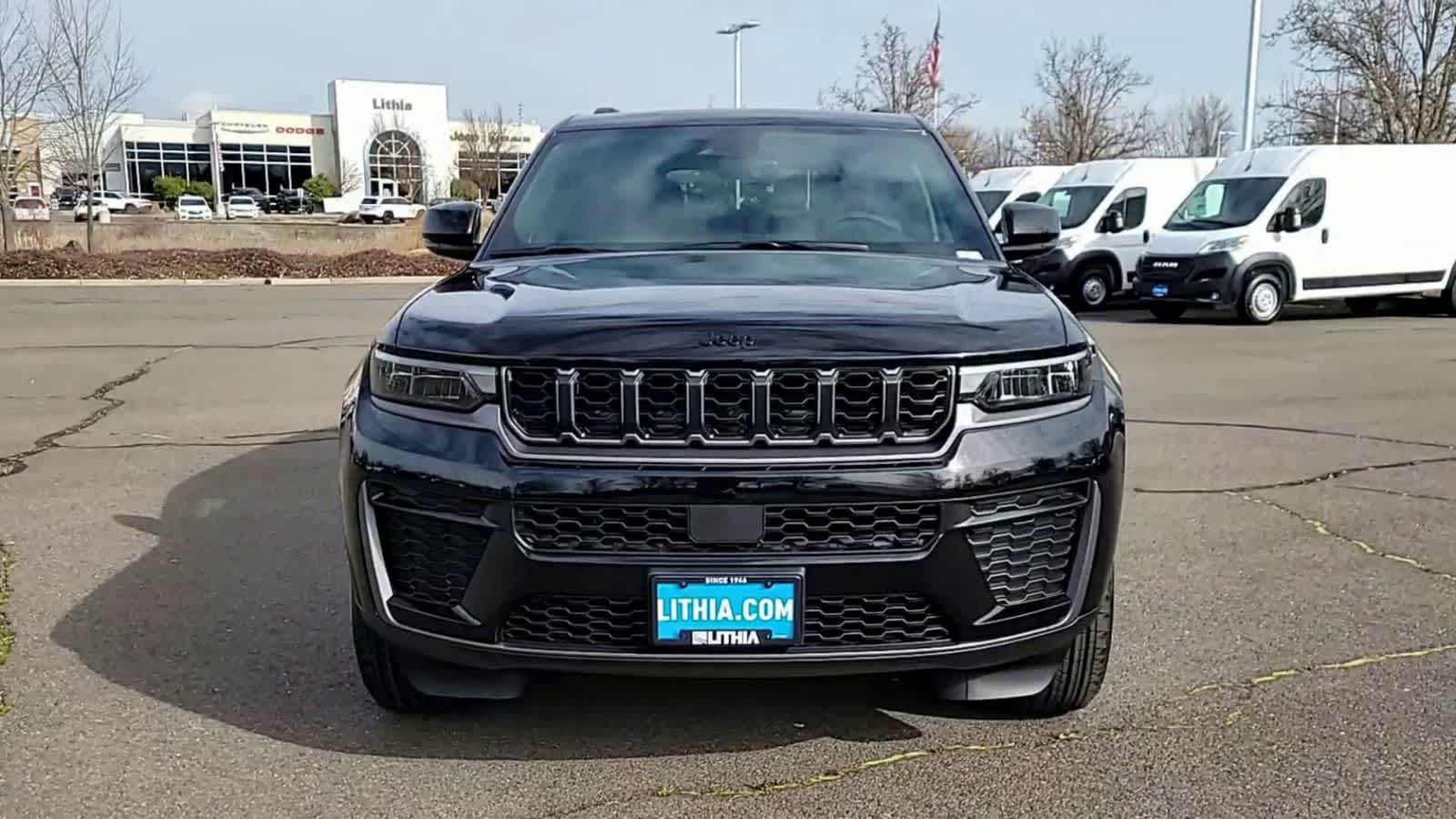 Thumbnail: 2026 Jeep Grand Cherokee - 3